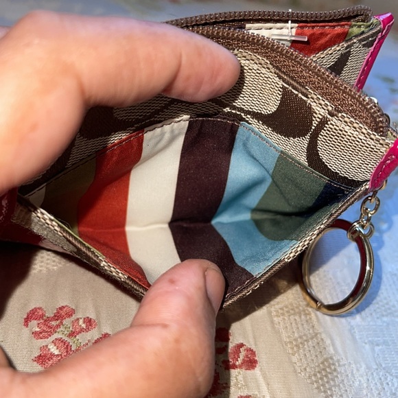 Vintage coach ID holder - Picture 6 of 6